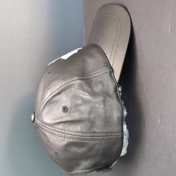 American Needle, Quality Headwear NHL,Black Maple Leafs Hat. - Picture 5 of 8